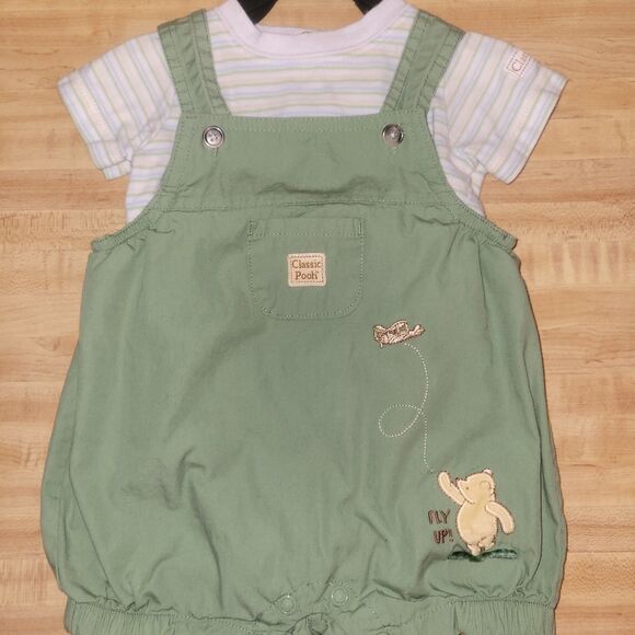 Classic Pooh Baby Romper Green Winnie the Pooh “Fly Up!” Embroidery Outfit 6M - Picture 1 of 10